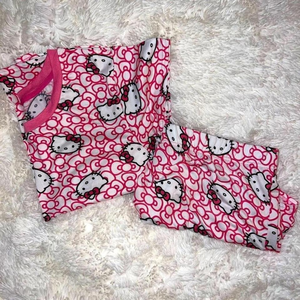 Sanrio Hello Kitty Women 2 PC Pajama Set White/Pink, Size L